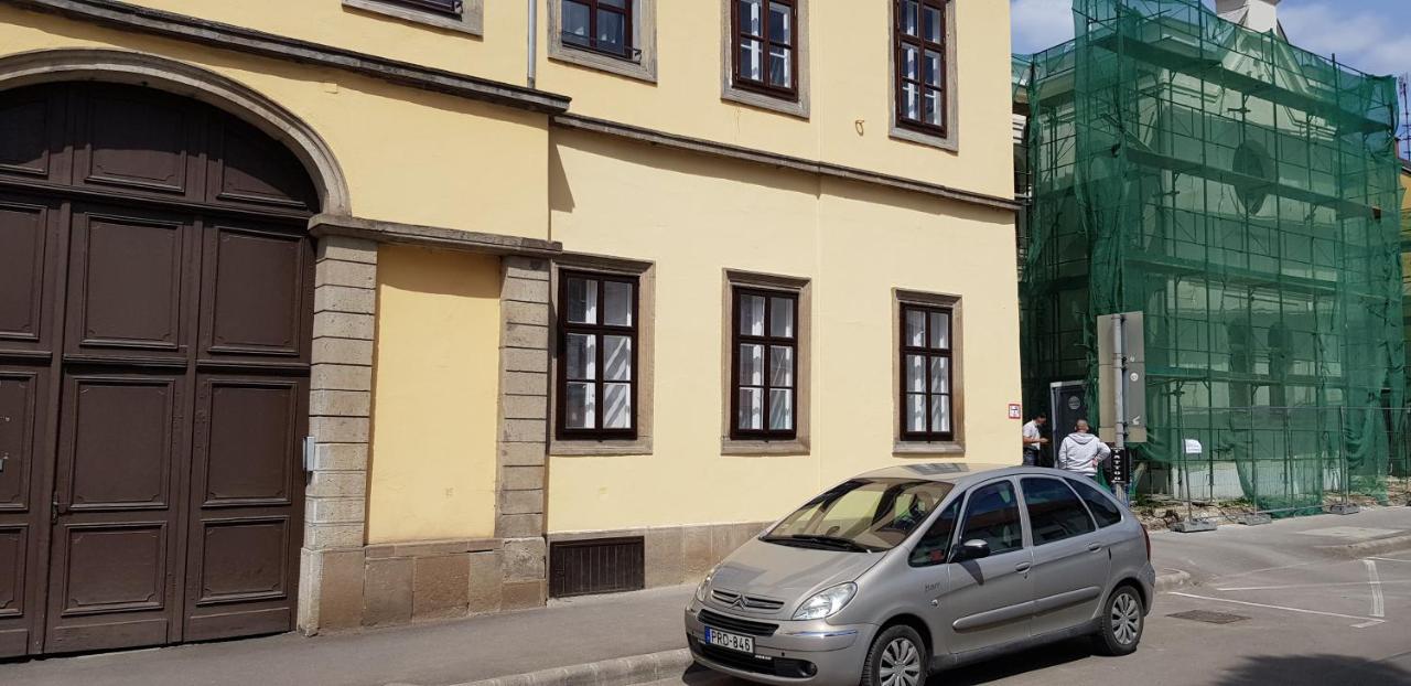 Pr Apartman Eger Zewnętrze zdjęcie
