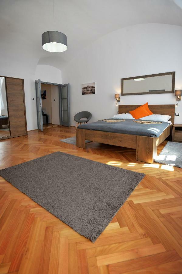 Pr Apartman Eger Zewnętrze zdjęcie