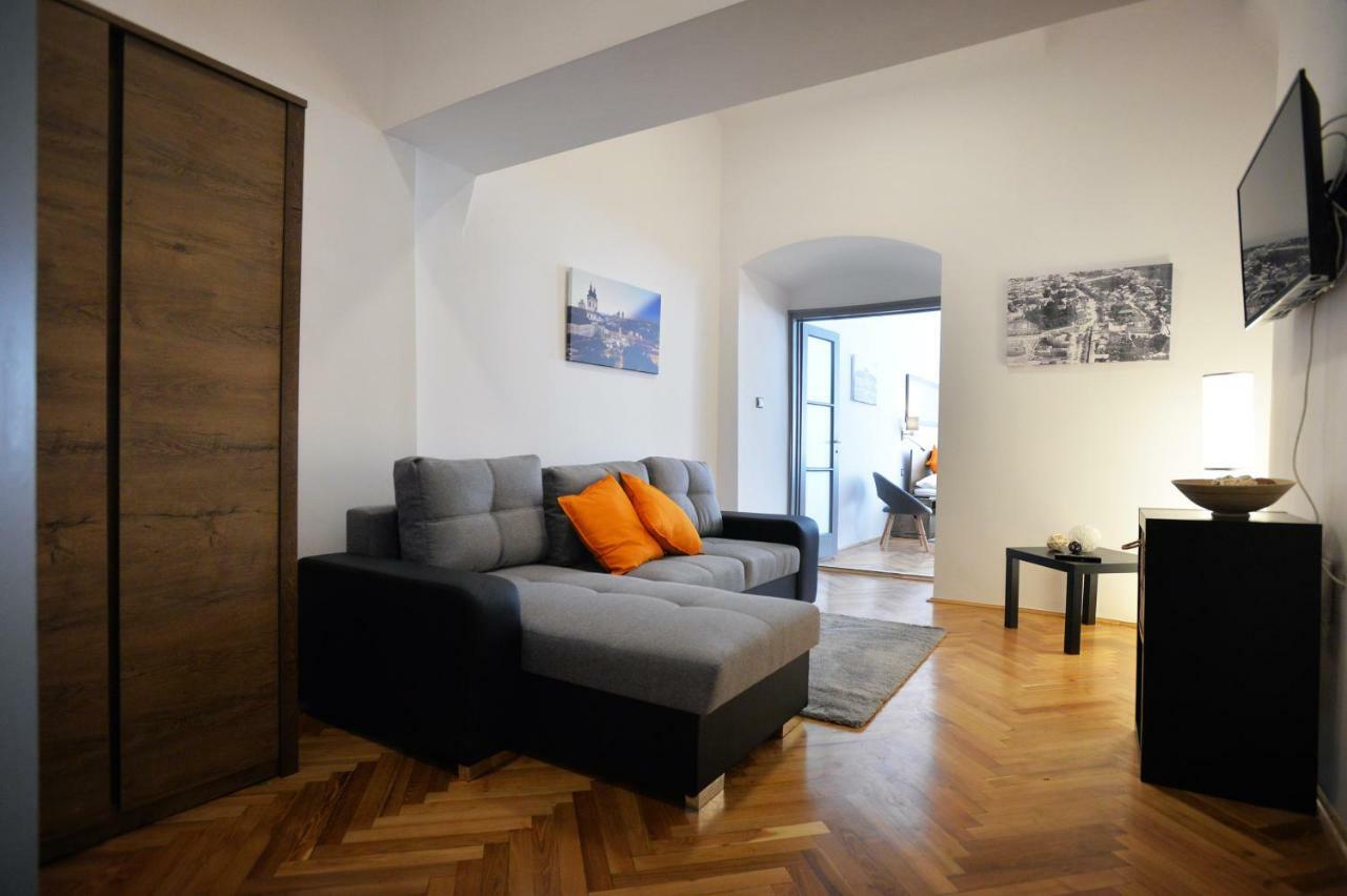 Pr Apartman Eger Zewnętrze zdjęcie